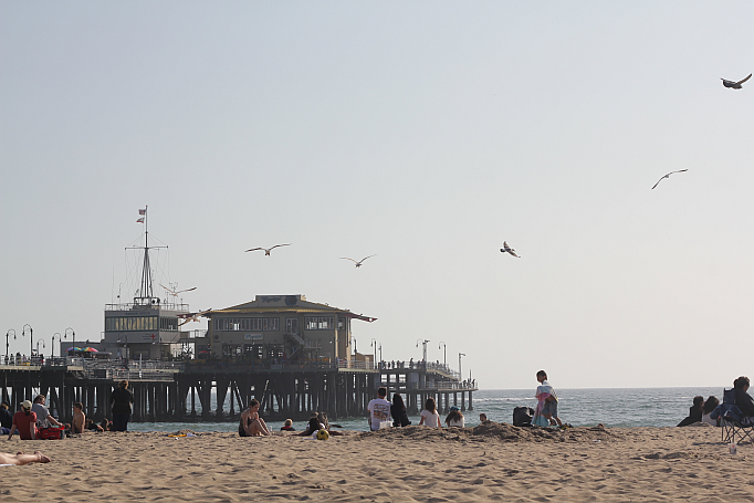 santa monica pier beach